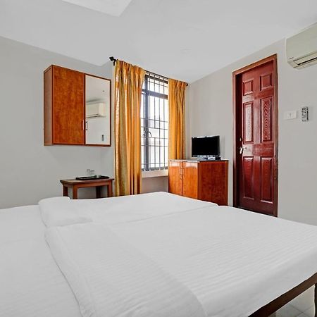Collection O Aramam Executive Inn Kochi Exterior photo
