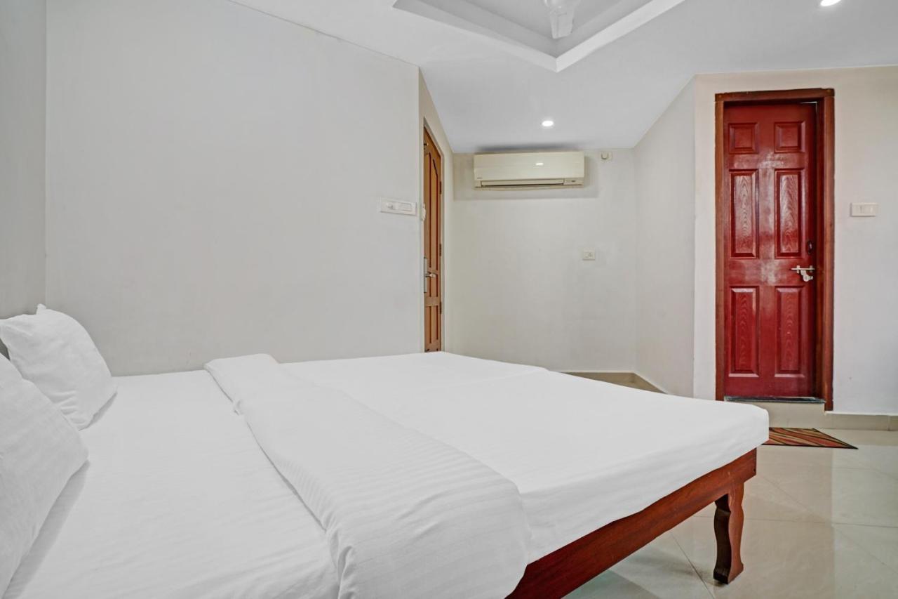 Collection O Aramam Executive Inn Kochi Exterior photo