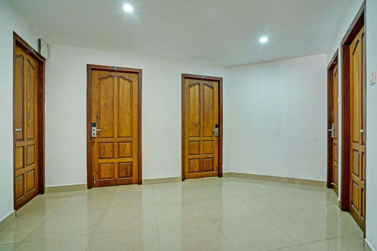 Collection O Aramam Executive Inn Kochi Exterior photo