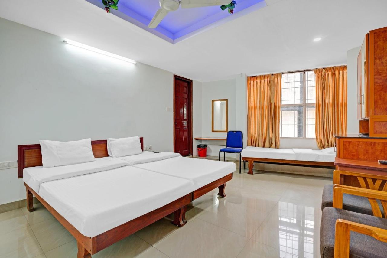 Collection O Aramam Executive Inn Kochi Exterior photo