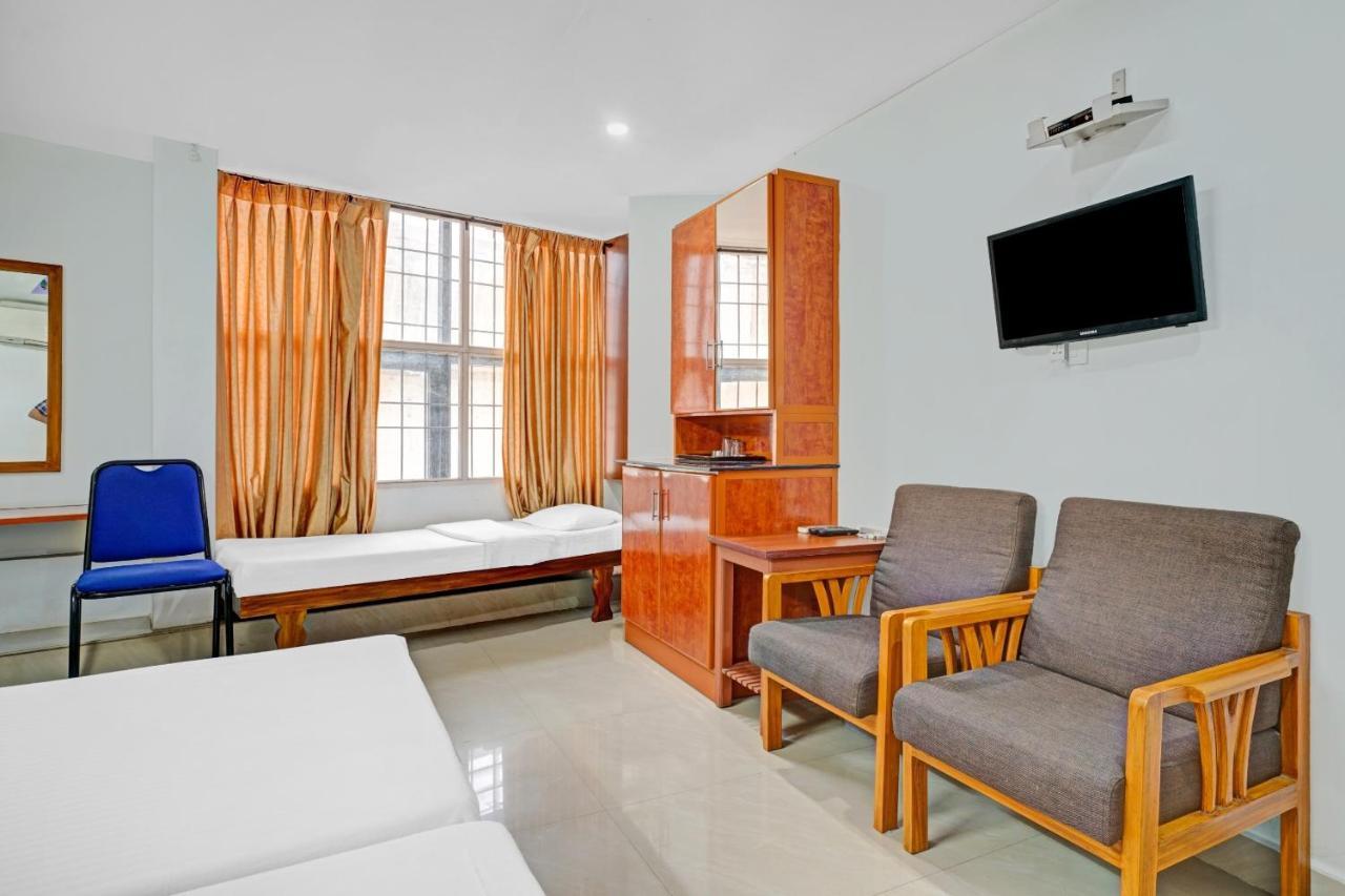 Collection O Aramam Executive Inn Kochi Exterior photo