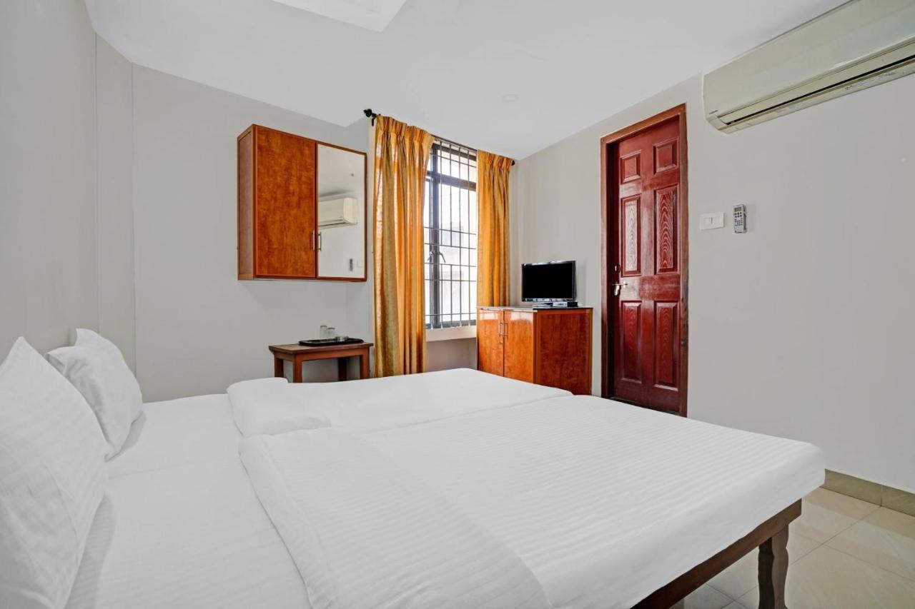 Collection O Aramam Executive Inn Kochi Exterior photo