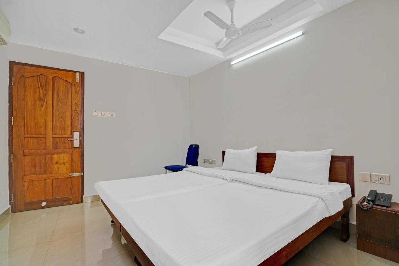 Collection O Aramam Executive Inn Kochi Exterior photo